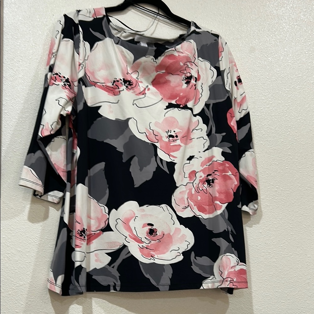 Floral Women's Top - Pink and Black 3/4 sleves.